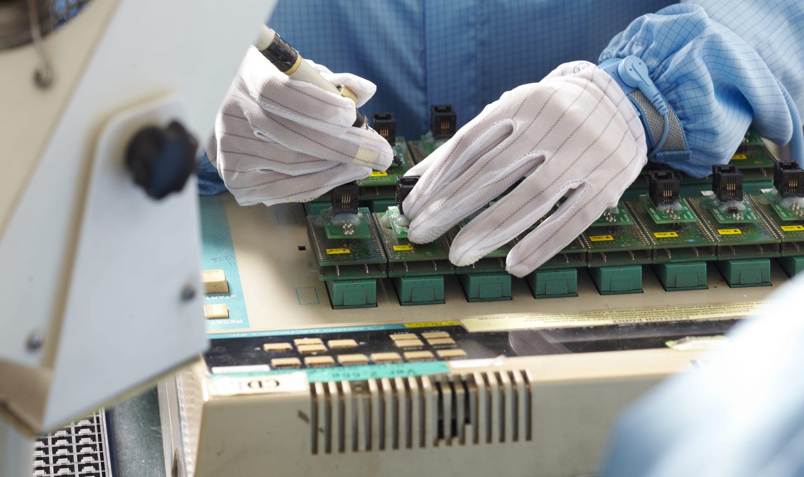 How do circuit boards work?缩略图